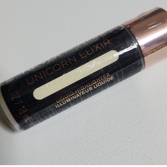 Revolution Liquid Highlighter – Unicorn Elixir (0.61 fl oz / 18ml) - Picture 1 of 8